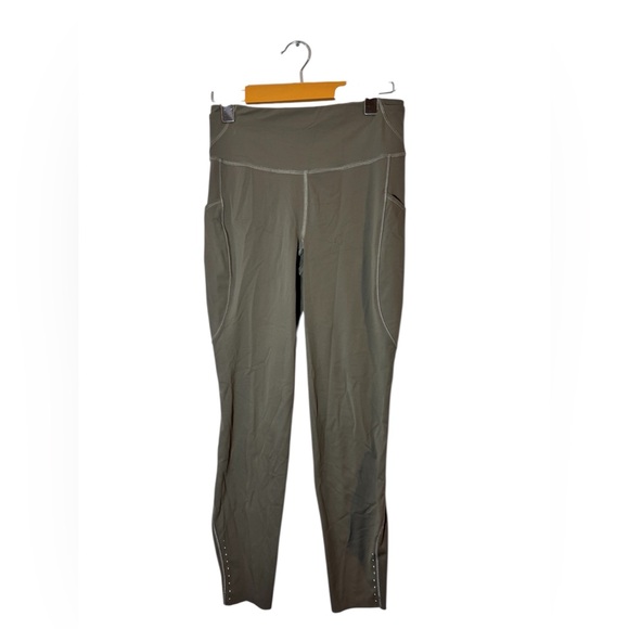 Lululemon Fast and Free High Rise Tight - Size 6 - Picture 3 of 7